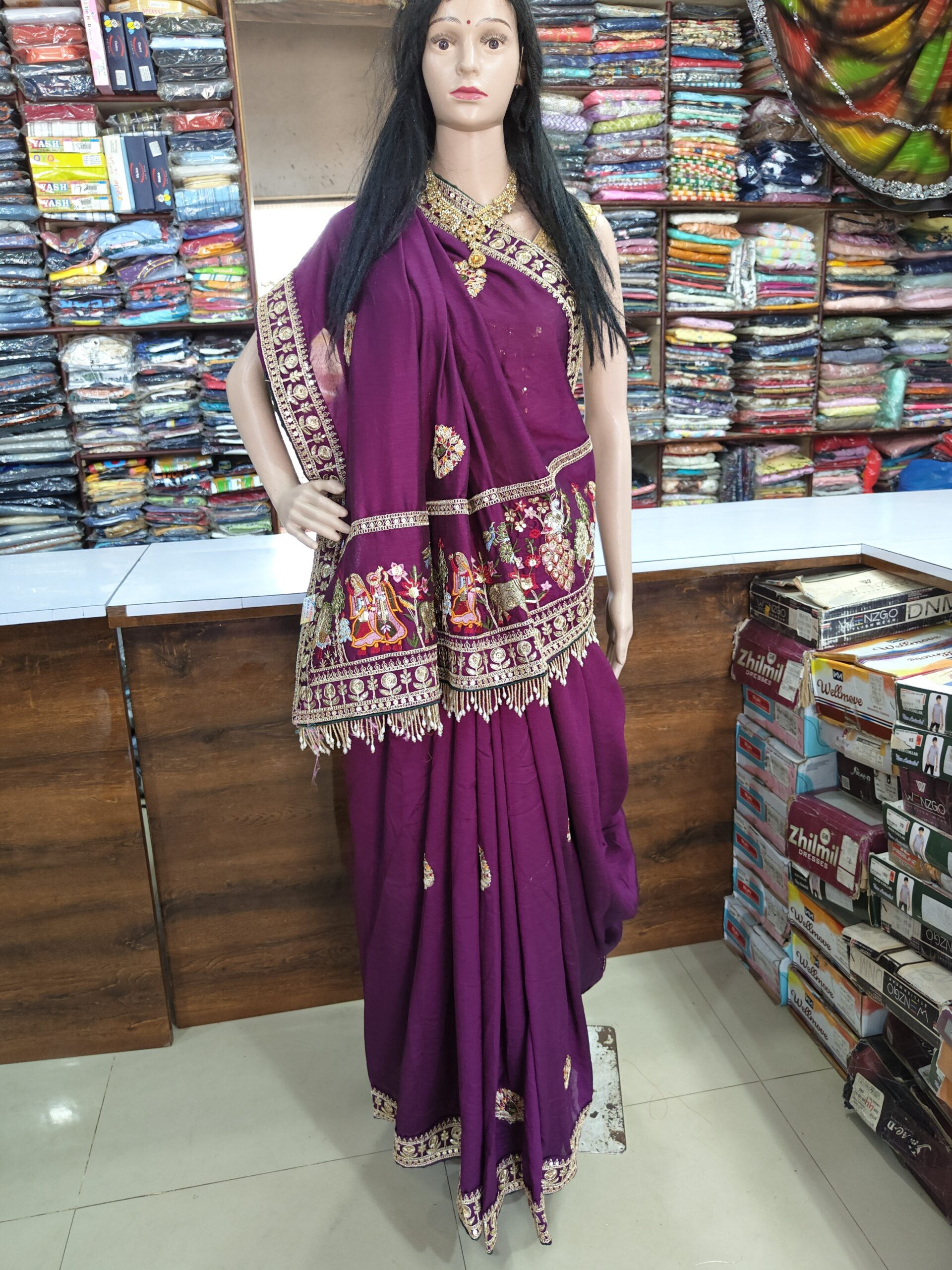 Party Wear Saree with Traditional Embroidery Border - Image 4