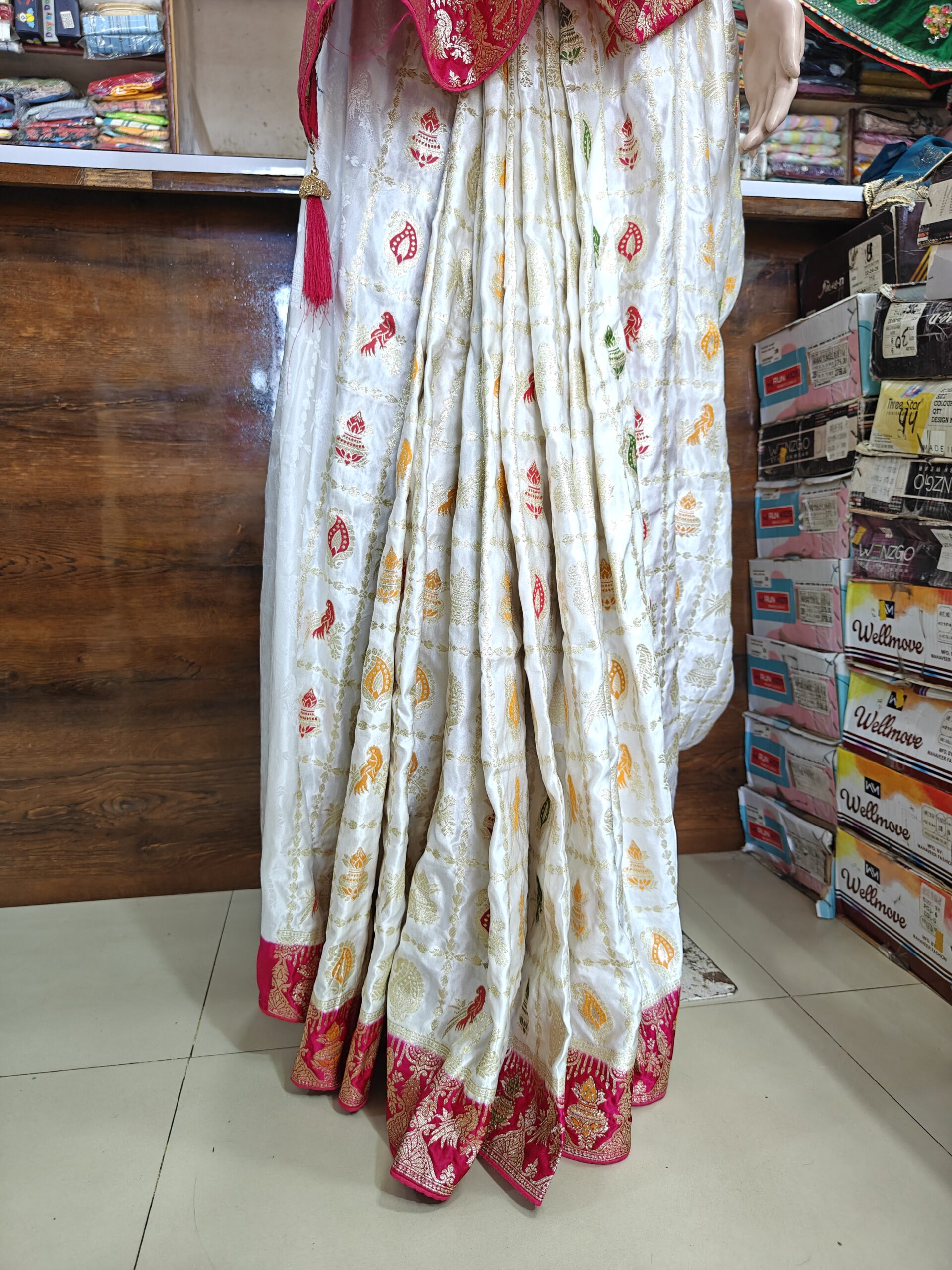 Dual Tone Gaji Silk Bridal Saree with Stone Work | Gujarati Style Wedding & Party Wear Saree - Image 2