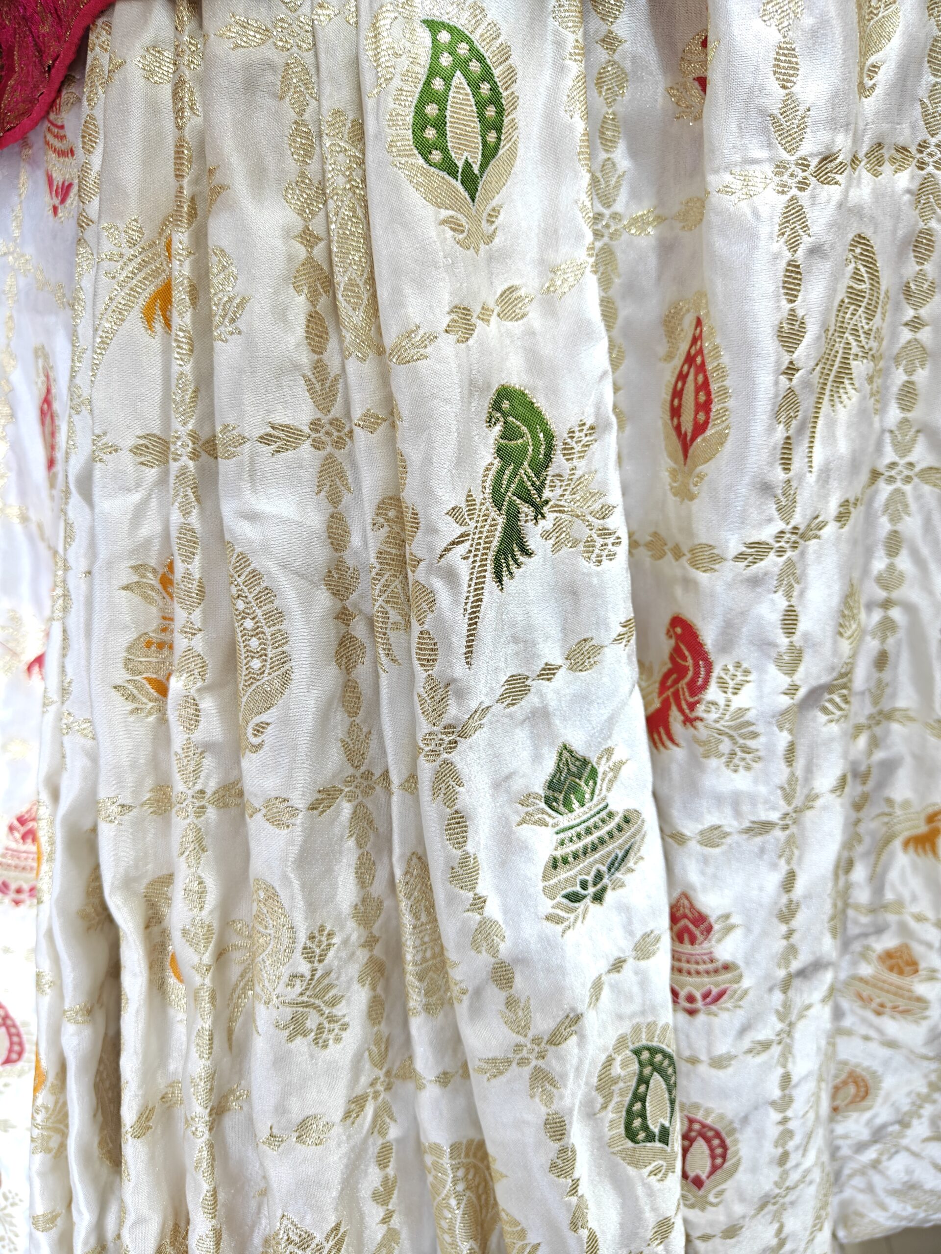 Dual Tone Gaji Silk Bridal Saree with Stone Work | Gujarati Style Wedding & Party Wear Saree - Image 4