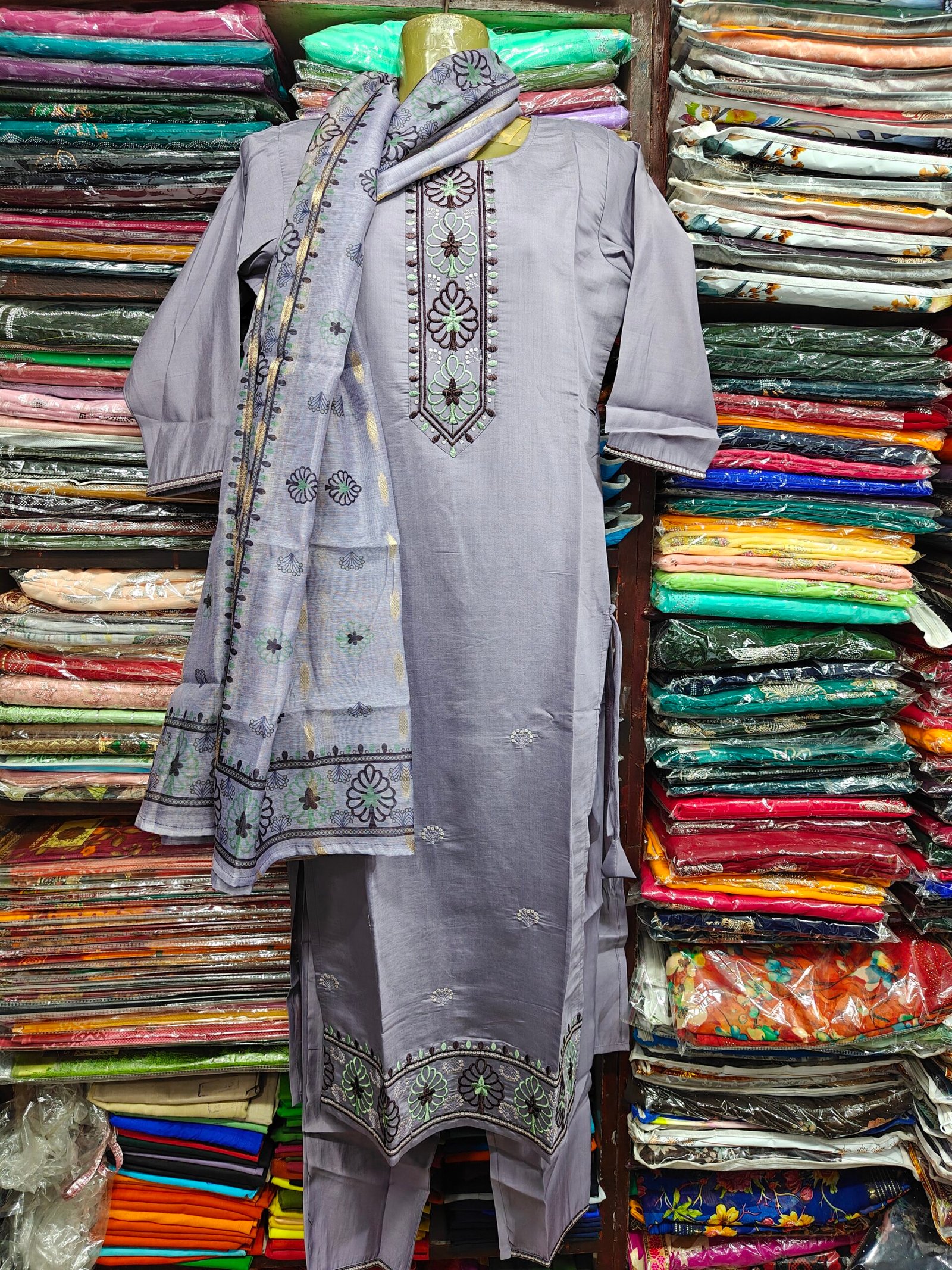 Lavender Embroidered Kurti Pant Set with Printed Dupatta - Image 2