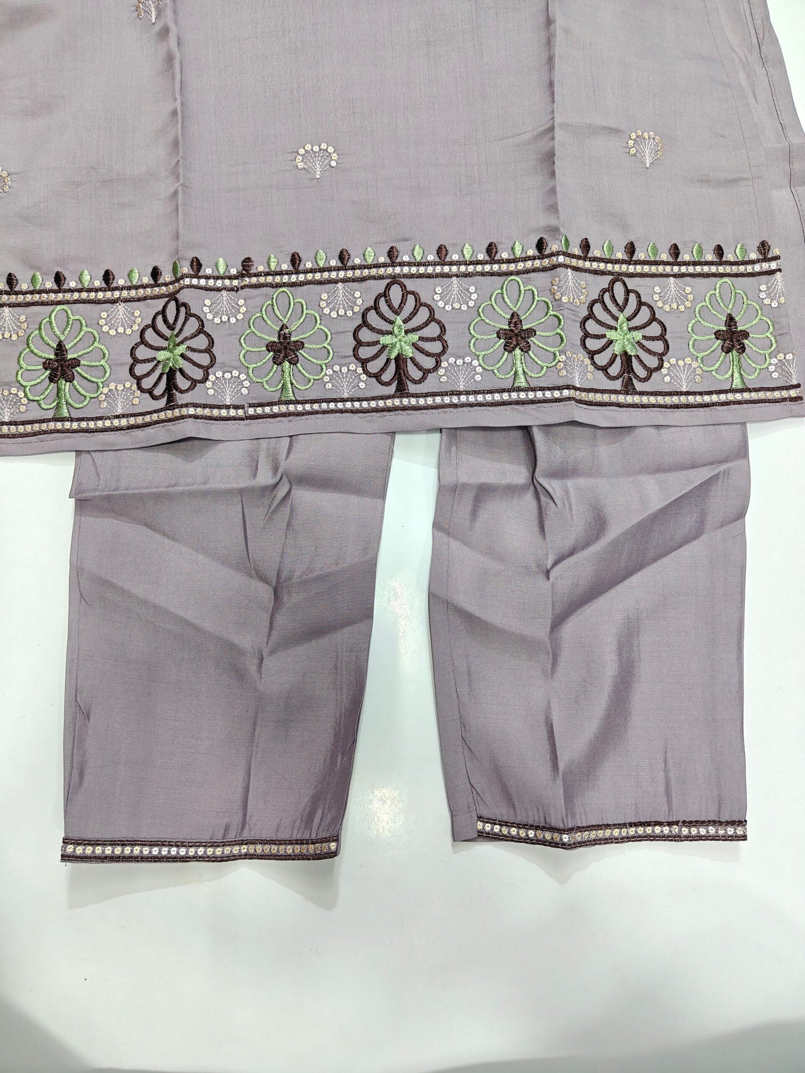 Lavender Embroidered Kurti Pant Set with Printed Dupatta - Image 5