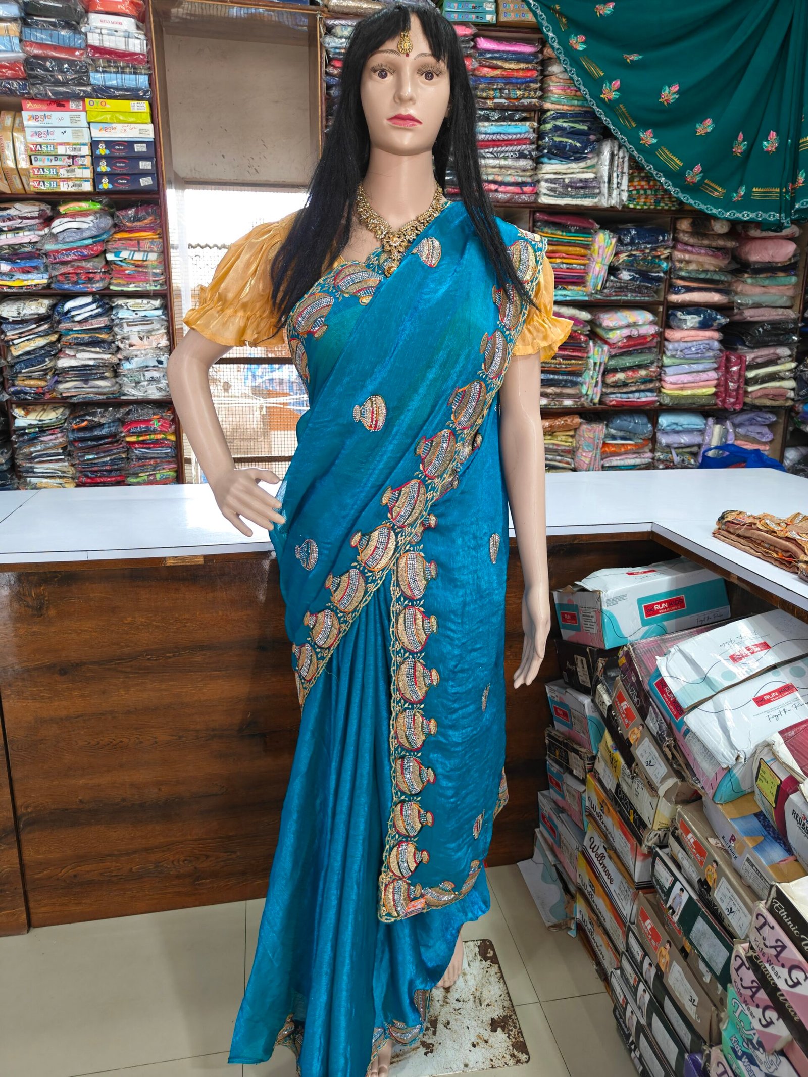 Peacock Blue Fendy Matka Design Saree with Embroidered Border - Image 4