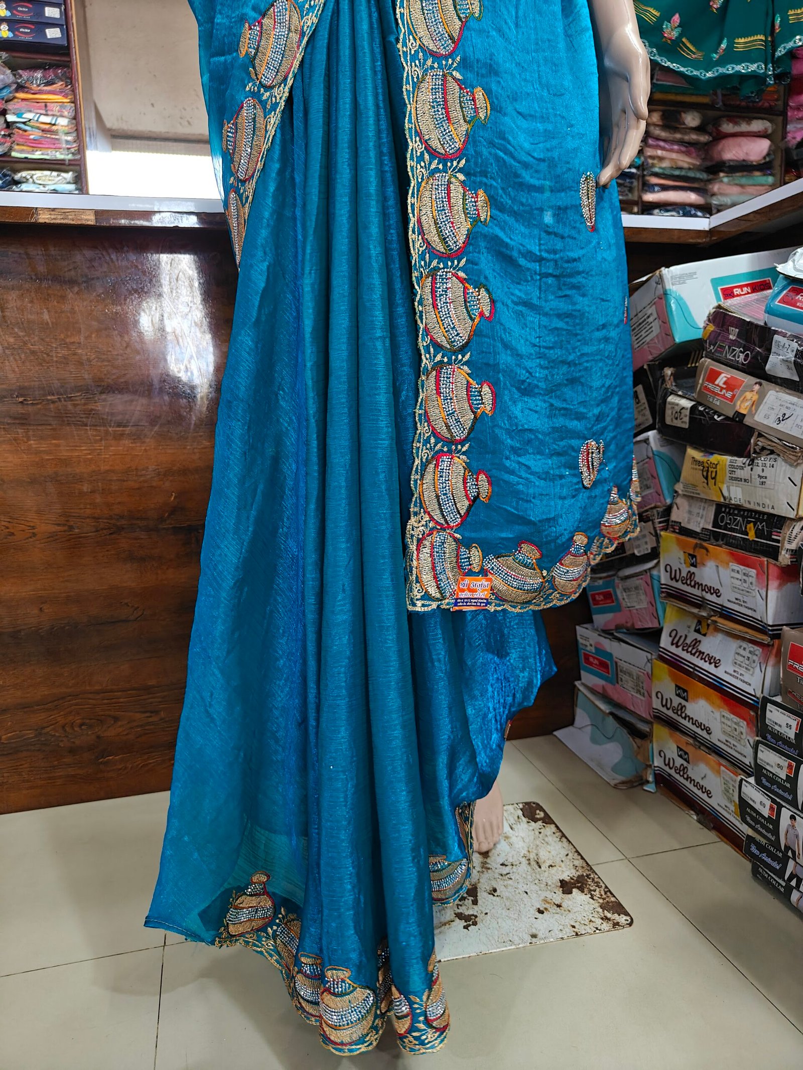 Peacock Blue Fendy Matka Design Saree with Embroidered Border - Image 5
