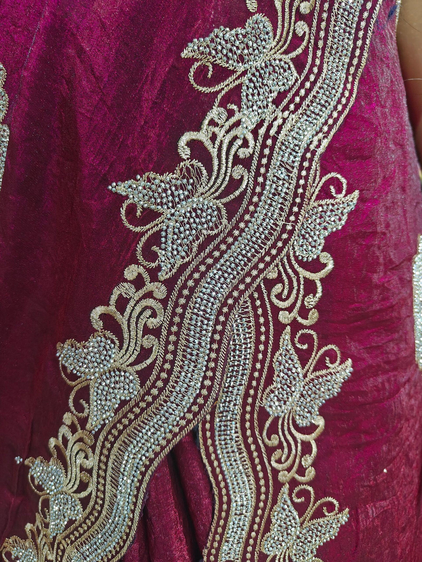 Maroon Saree with Silver Zari, Stone Work & Butterfly Design - Image 4