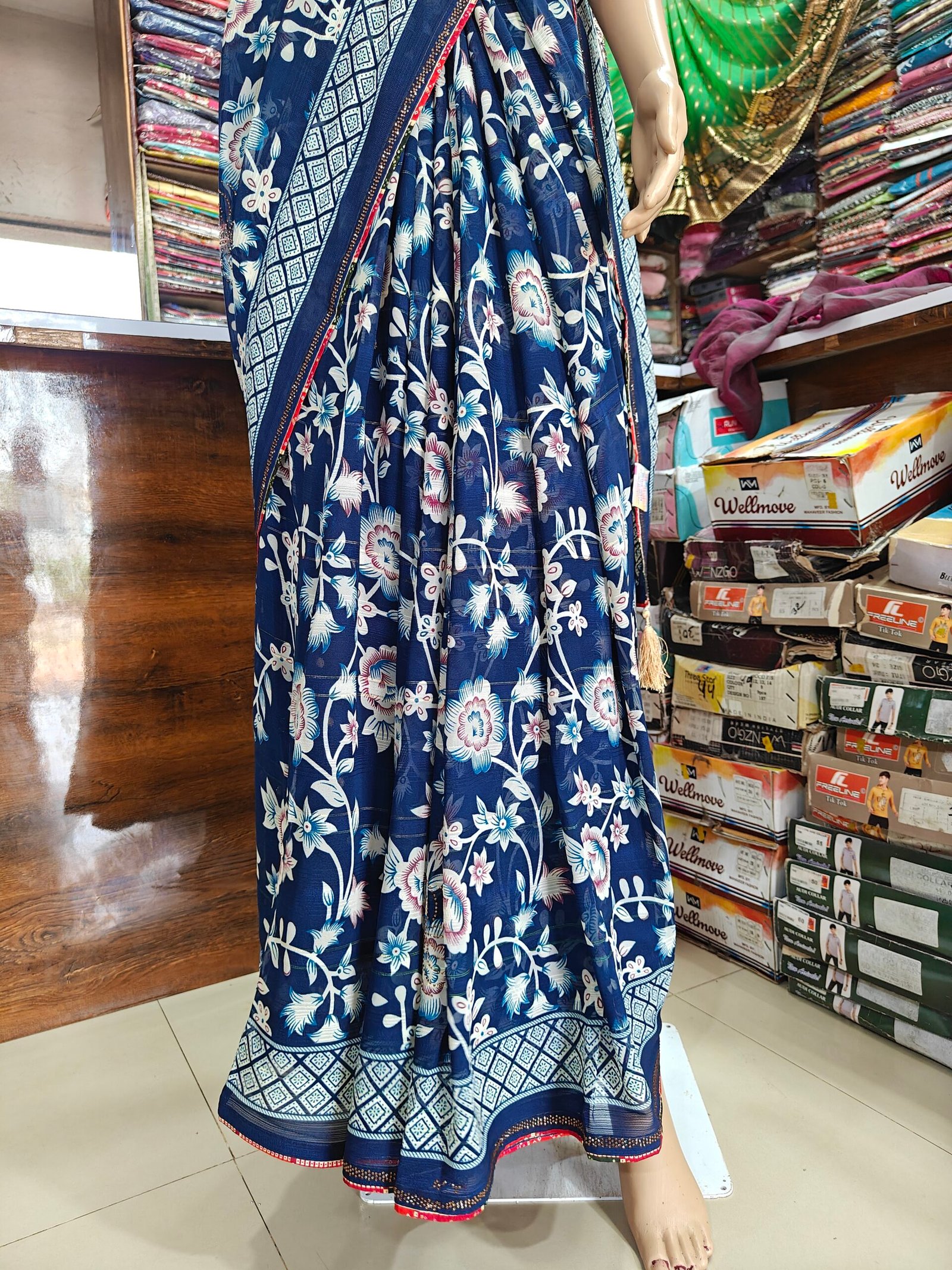 Navy Blue Floral Printed Saree for Women | Soft Georgette Printed Saree with Designer Border | Elegant Daily & Party Wear Saree - Image 4