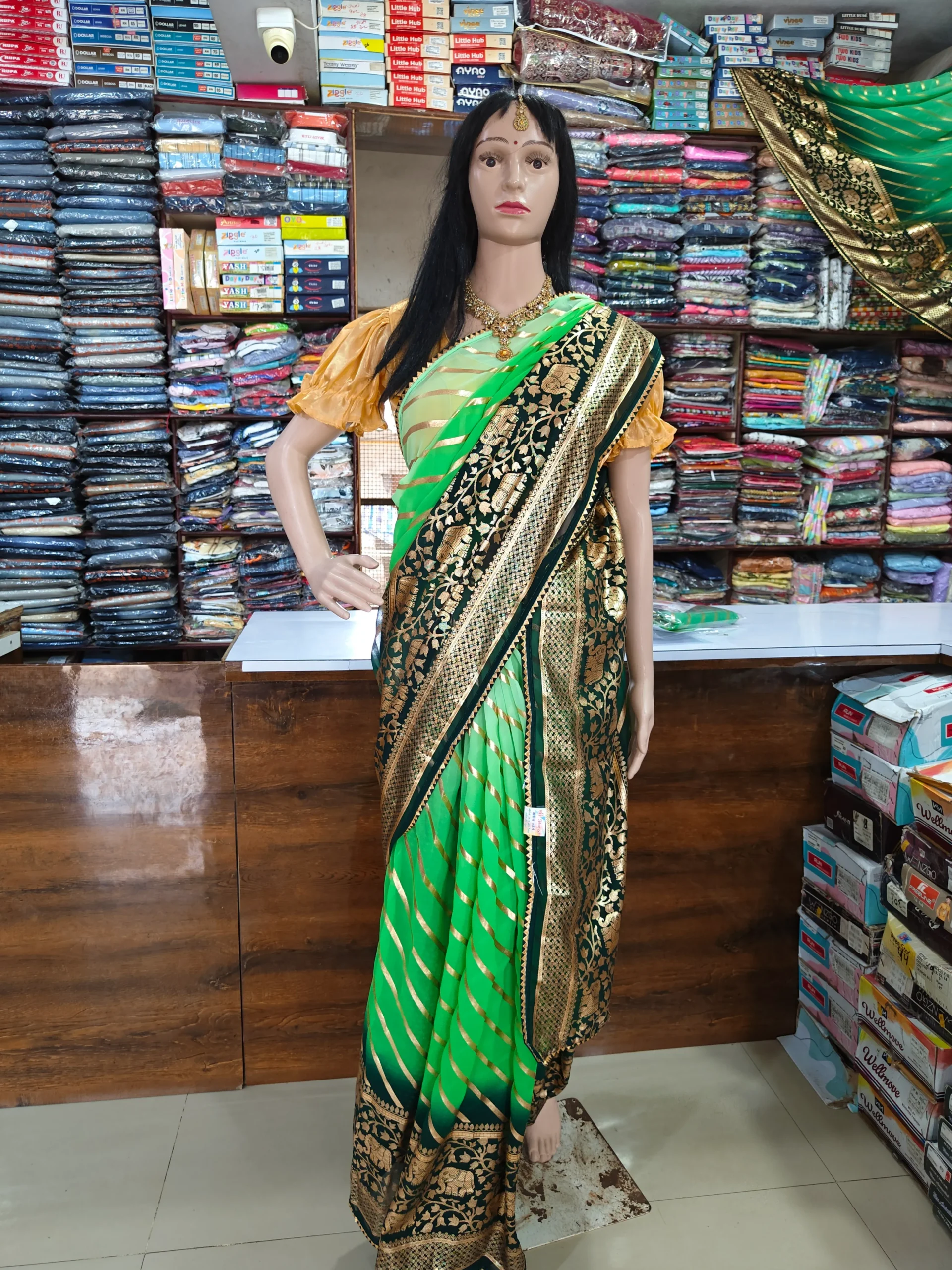 Green Golden Leheriya Saree for Women | Banarasi Border Designer Saree | Elegant Party Wear Traditional Saree - Image 3